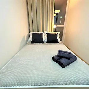https://exclusive-3br-apartment-in-city-center-netflix.warsawhotelspoland.com