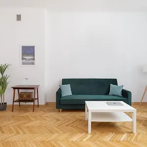 https://rent-like-home-swietojanska-23-25.warsawhotelspoland.com