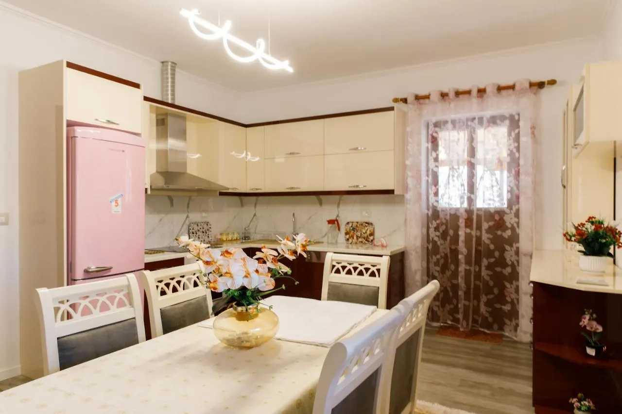 The Luxe Apartments Gjirokastër 0*,
